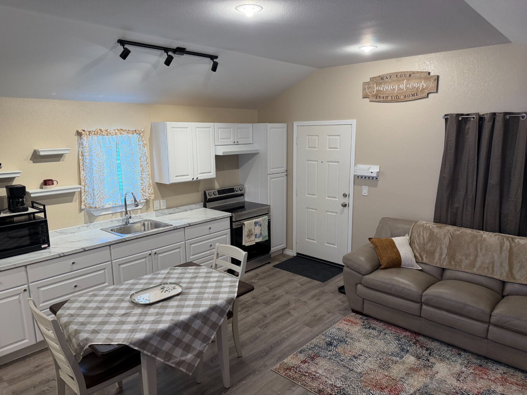 Driscoll B kitchen, dining and living area