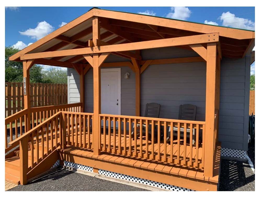 Actual exterior of a furnished Starlite cabin near Robstown and Northwest Corpus Christi