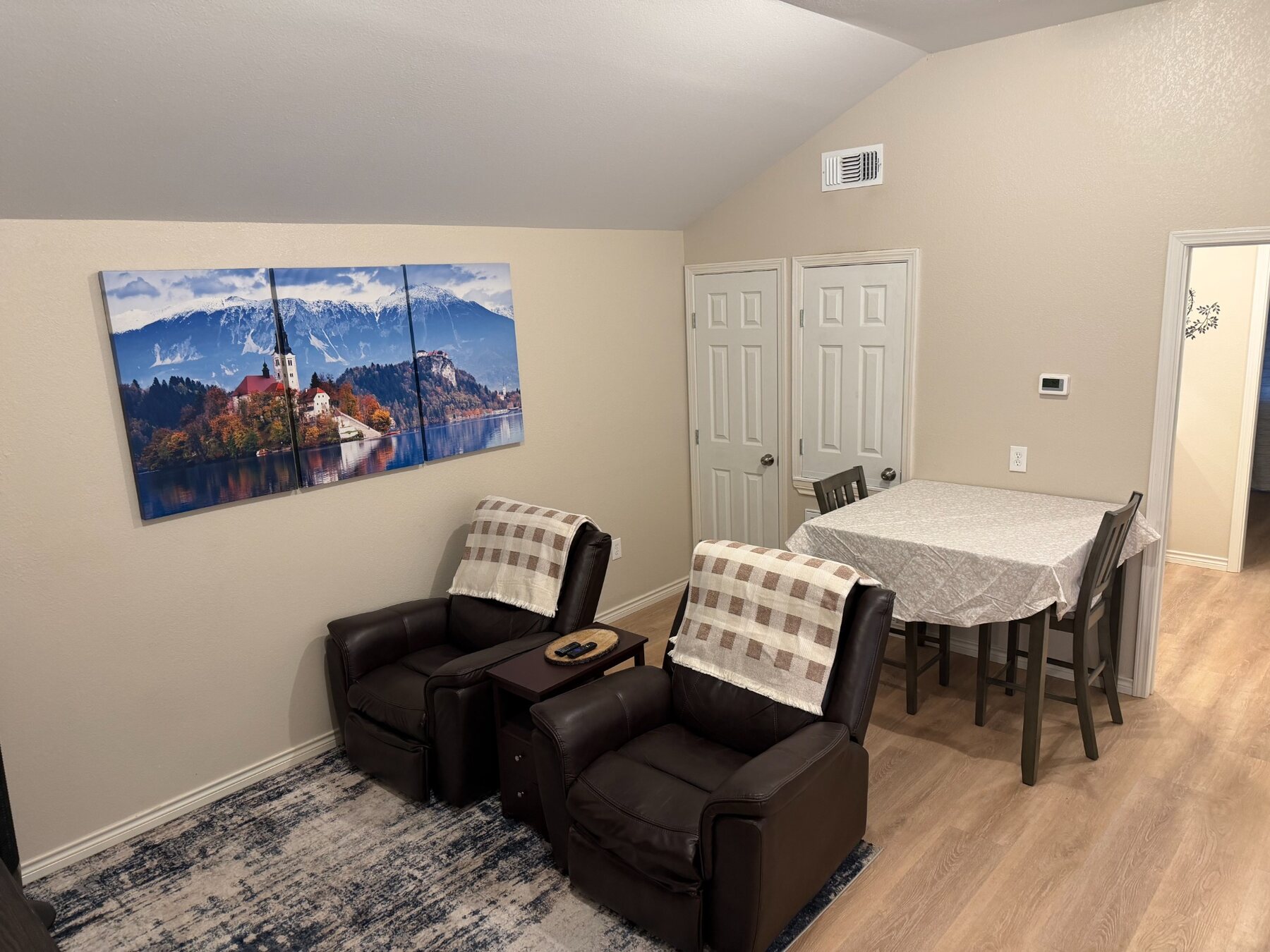 Wren E living and dining area