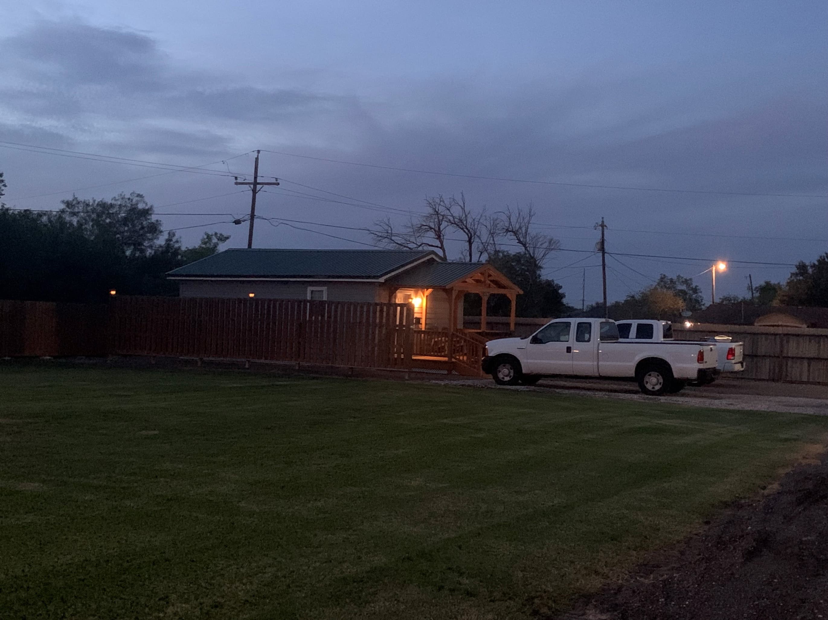 Monthly Rentals vs Extended Stay in <em style="color:var(--ember)">Robstown TX</em>: Which Is Right for You?